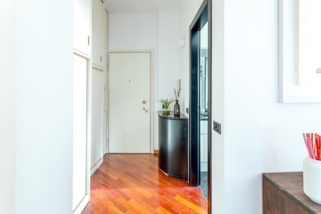 Duomo 10 Min Luxury • Terrazzo • Wi-Fi • Netflix Lejlighed Milano Eksteriør billede